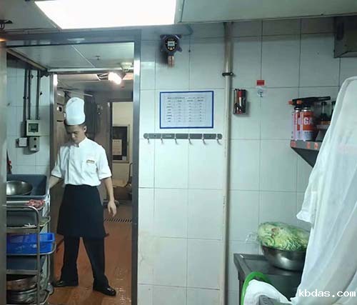 厨房可燃气体报警器现场图 厨房可燃气体报警器现场图